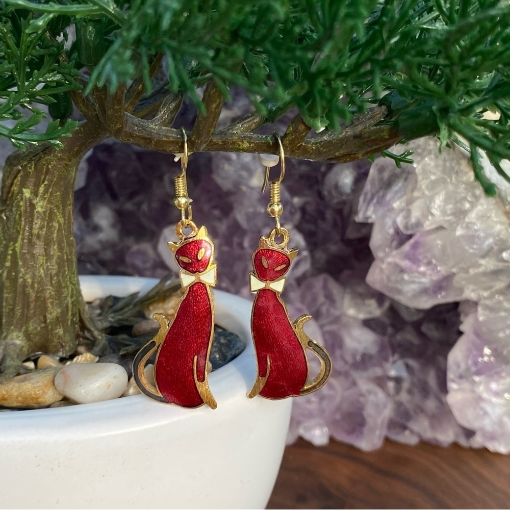 Vintage Gold Tone Red Enamel Cloisonne Cat with Bowtie Collar Earrings